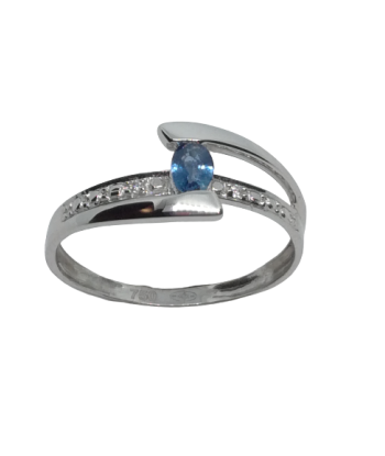 Bague en or gris, saphir et diamant hantent personnes